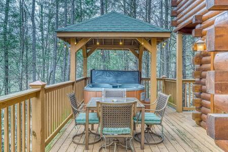 Villa The Great Escape - Min From Parkway With Hot Tub à Gatlinburg Extérieur photo