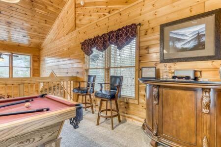 Villa The Great Escape - Min From Parkway With Hot Tub à Gatlinburg Extérieur photo